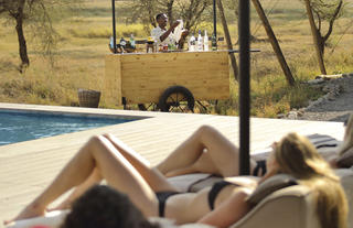 Namiri Plains - Relaxing By the Pool