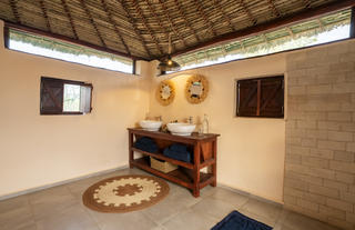Tent bathroom - Namoroka Tsingy Camp