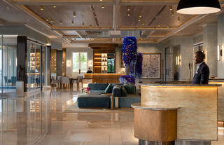 Four Seasons Lobby 