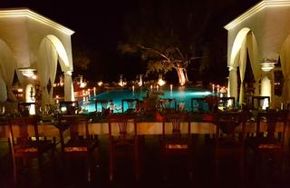  Candle light alfresco poolside dinner
