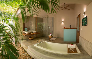 Bathrooms with bath tub