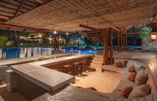Pool Bar
