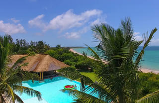 Pool overlooking the ocean at Bahia Mar