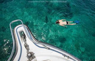 Snorkelling in 2 mile reef