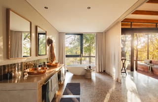 Safari Suite Bathroom