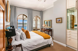 Lagoon Facing Superior Suite - Lady Anne Bedroom Views  