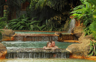 Cascada Caliente Hot Springs Pool