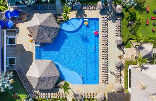 Swimming Pool with Swim Up Bar