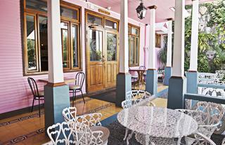 Bar y Terraza