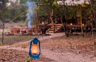 Campfires and lanterns 