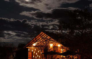 Night view of the lounge