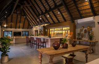 Inyati Bar