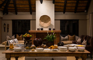 Inyati Lounge