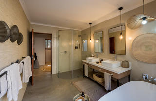 En suite shower and bath