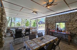 Inside dinning area & lounge 