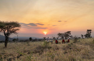 NYIKANI CAMP - CENTRAL SERENGETI - Sundowner