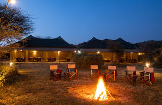 NYIKANI CAMP - CENTRAL SERENGETI - Camp Fire