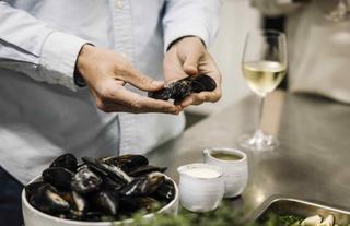 Mussel Picking and Cooking Experience