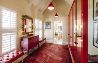 Deluxe Superior Dressing Room