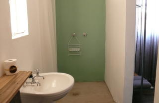 En-suite shower