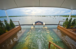 Aqua Mekong Outdoor Top Deck Plunge Pool