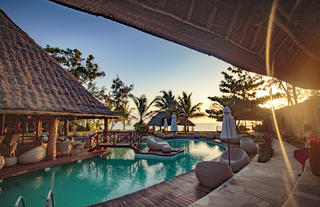 Bar + pools