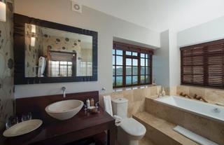 Sunbird Bathroom 