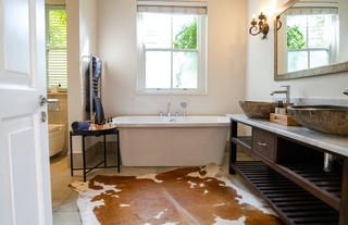 Luxury Suite Bathroom