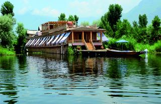 Sukoon Houseboat