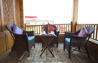 Sit Out Area
