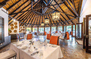 Mushara Lodge - Restaurant Interior