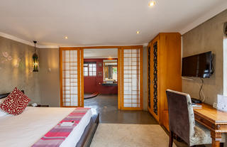 Singa Town Lodge 