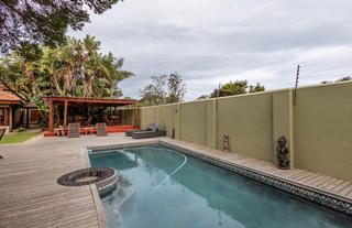 Singa Town Lodge - Pool