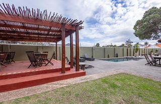 Singa Town Lodge - Lapa