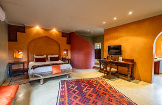 Singa Town Lodge 