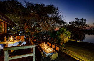 Restaurant Deck - dinner setting