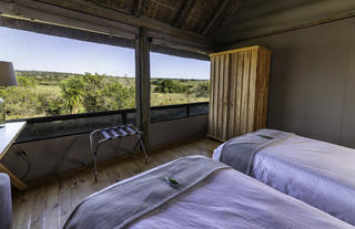 Hlosi Game Lodge - Family Tents Kids Bedroom View