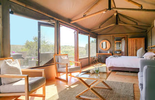 Hlosi Game Lodge Tent