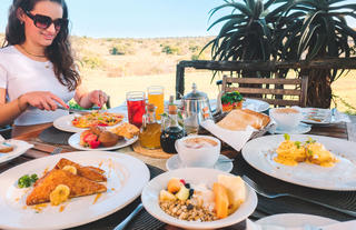 Hlosi Game Lodge Breakfast