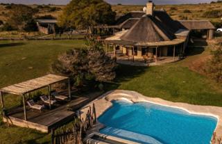 Hlosi Game Lodge Pool and Restaurant