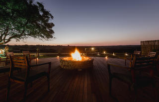 Hlosi Game Lodge - Deck At Dusk