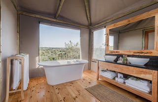 Hlosi Game Lodge - Safari Tent Bathroom