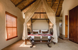 Hlosi Game Lodge - Luxury Suite