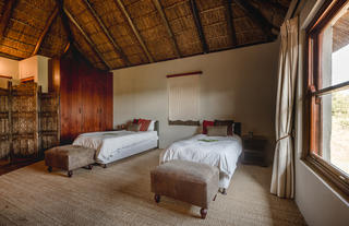 Hlosi Game Lodge - Family Suite Kids Room