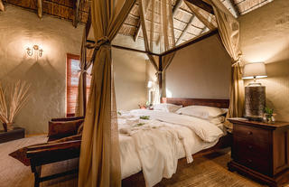 Hlosi Game Lodge - Luxury Suite