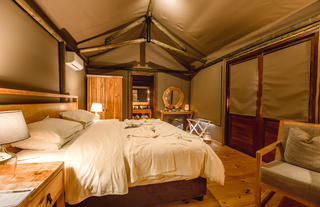 Hlosi Game Lodge - Safari Tent Turndown