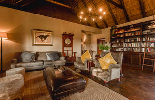 Hlosi Game Lodge - Lounge