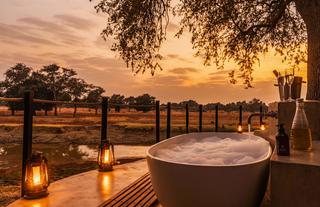 Deluxe Suite bath time