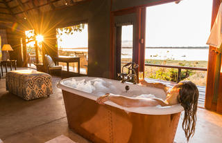 Presidential Suite - luxury copper bath