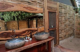 Outdoor double vanity sinks